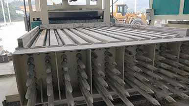 石膏轻质隔墙生产模具-来郑州找玛纳，专业M30石膏墙板生产线等您来体验