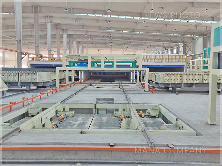 1654765619906578.jpg 03alc板立模生产现场.jpg