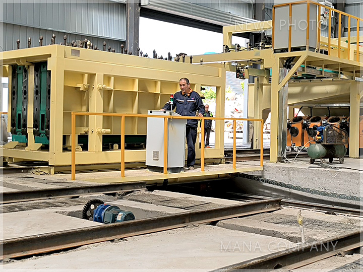 1689325380795187.jpg 复合外墙板生产线-客户现场01.jpg